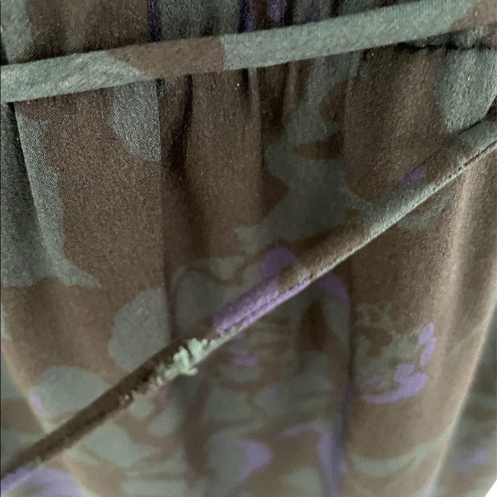 LOFT lined flutter sleeved floral dress, elastic waist with tie, size 4 - Picture 7 of 7